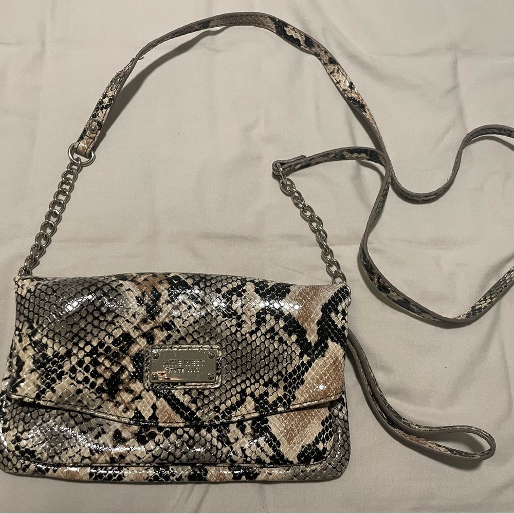 Nine West Clutch Wristlet Faux Snakeskin Excellent Condition